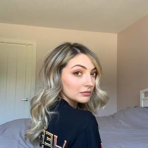 Meet your Posher, Ghada